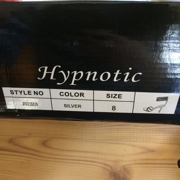 NWT Hypnotic Prima Silver Strappy Heels - Picture 4 of 5